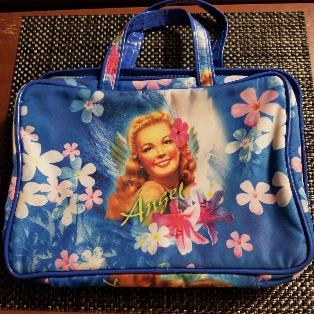 Travel essential bag